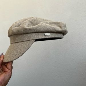 Gigi pip linen news boy cap